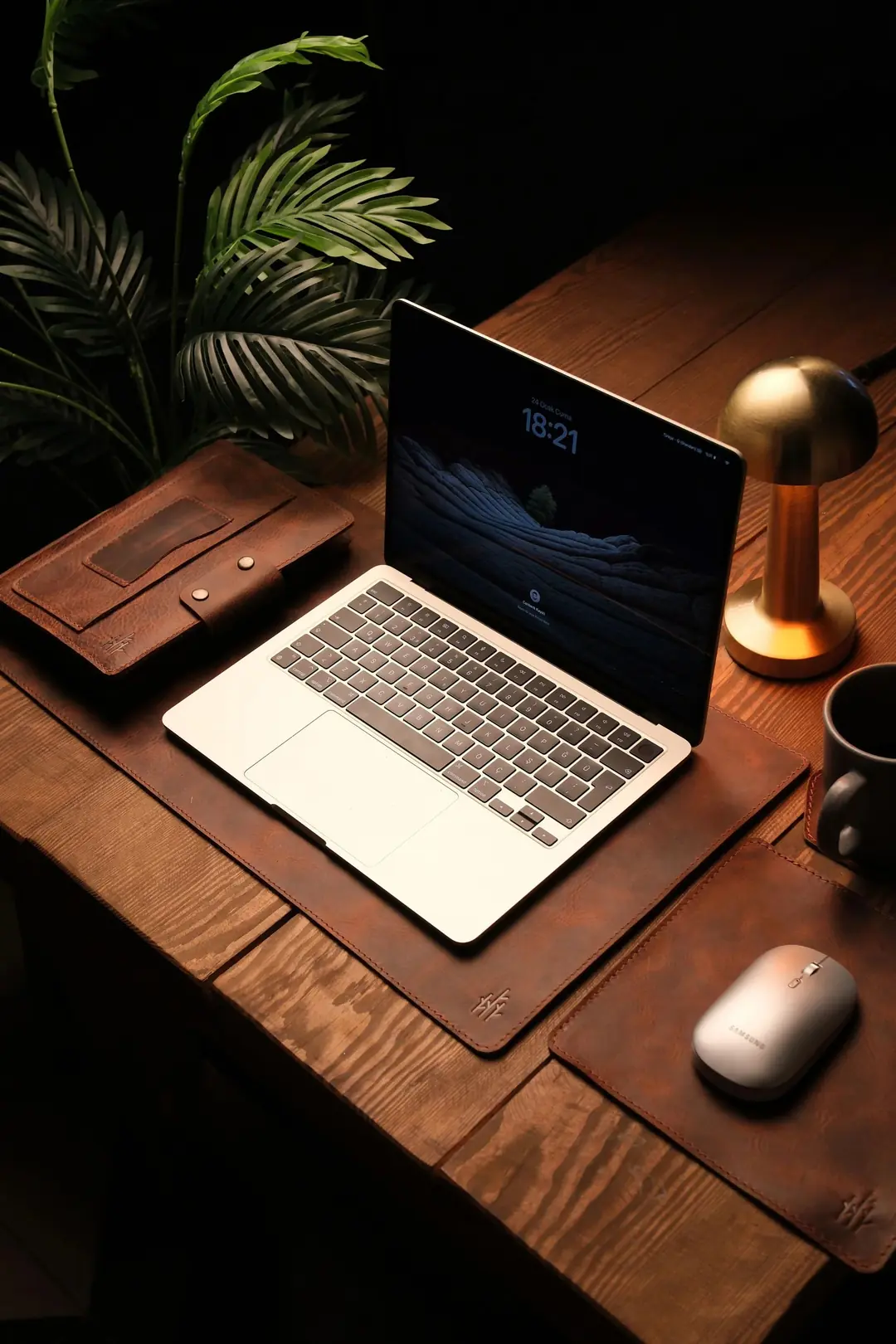 Deri Laptop Masa Matı & Mouse Pad Seti